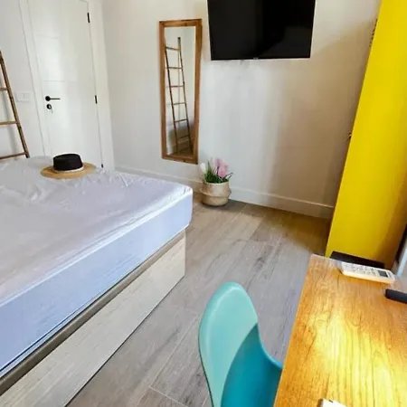 Homestay Late Checkout 14 H Free Netflix Tv