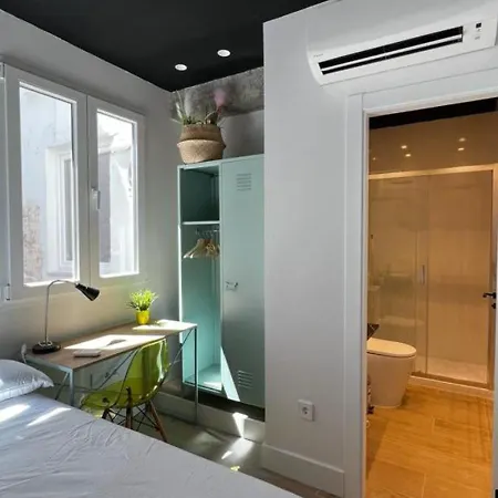 Homestay Late Checkout 14 H Free Netflix Tv Valencia