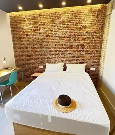 Late Checkout 14 H Free Netflix Tv Homestay Valencia